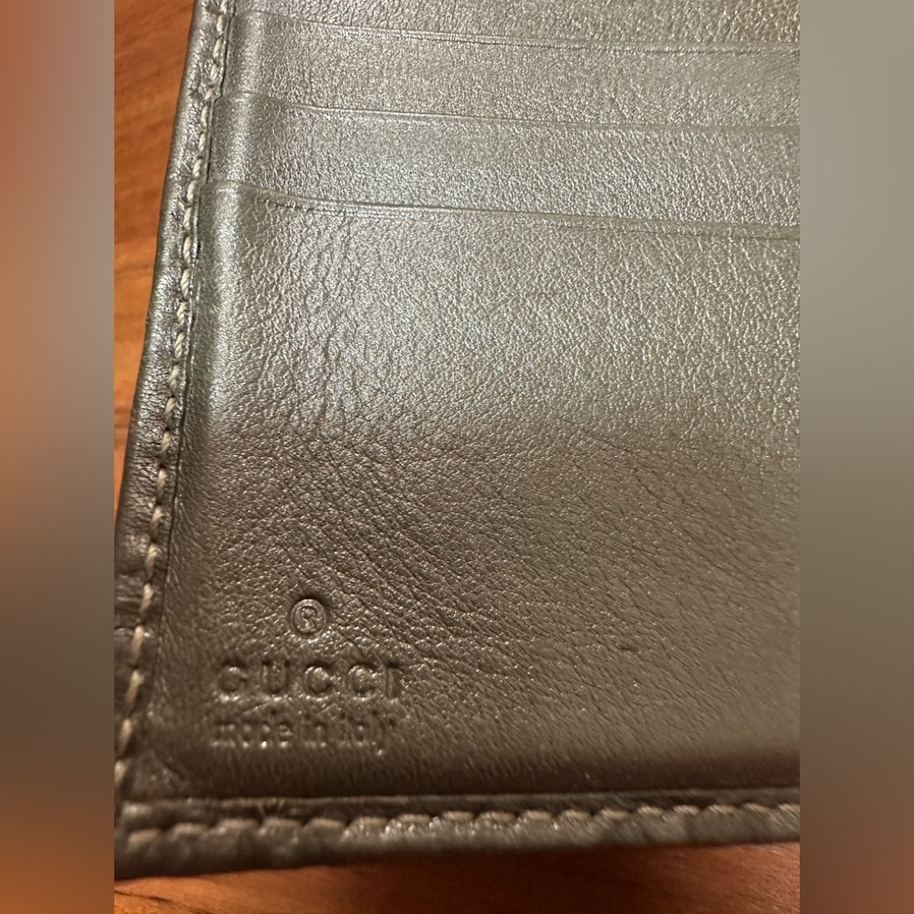 Gucci Embossed Leather Wallet in Green/Gray - Picture 6 of 10